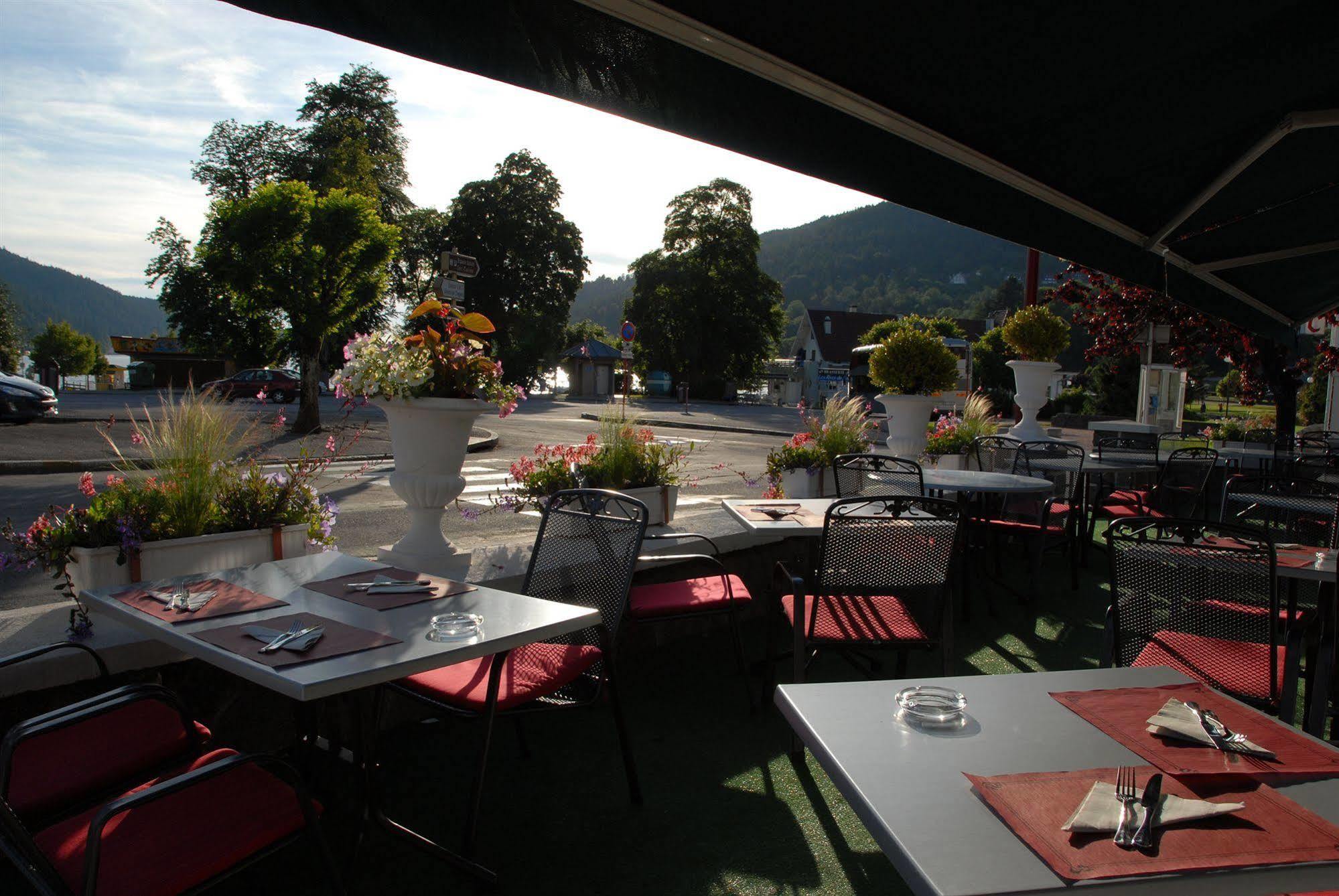 Hôtel De La Paix Gérardmer Exterior foto